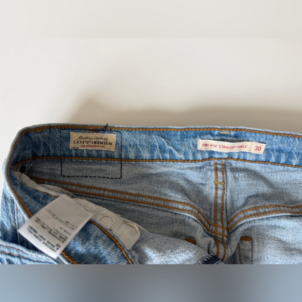 Levi’s Ribcage Straight Ankle - Picture 10 of 11